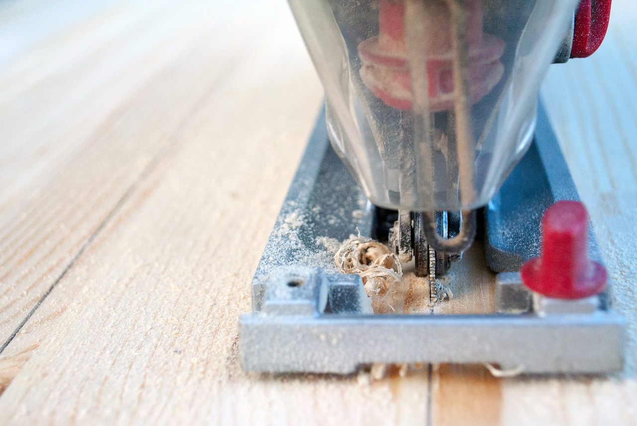 board, carpenter, closeup-5264378.jpg